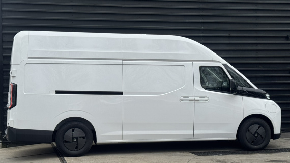 Farizon SV L3H3 106 kWh 270 Graden deuren Trekhaak 220v in laadruimte