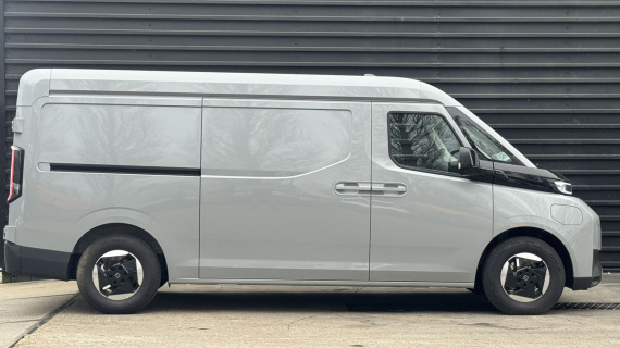 Farizon SV L2H2 83 kWh 270 Graden deuren Trekhaak 220v in laadruimte