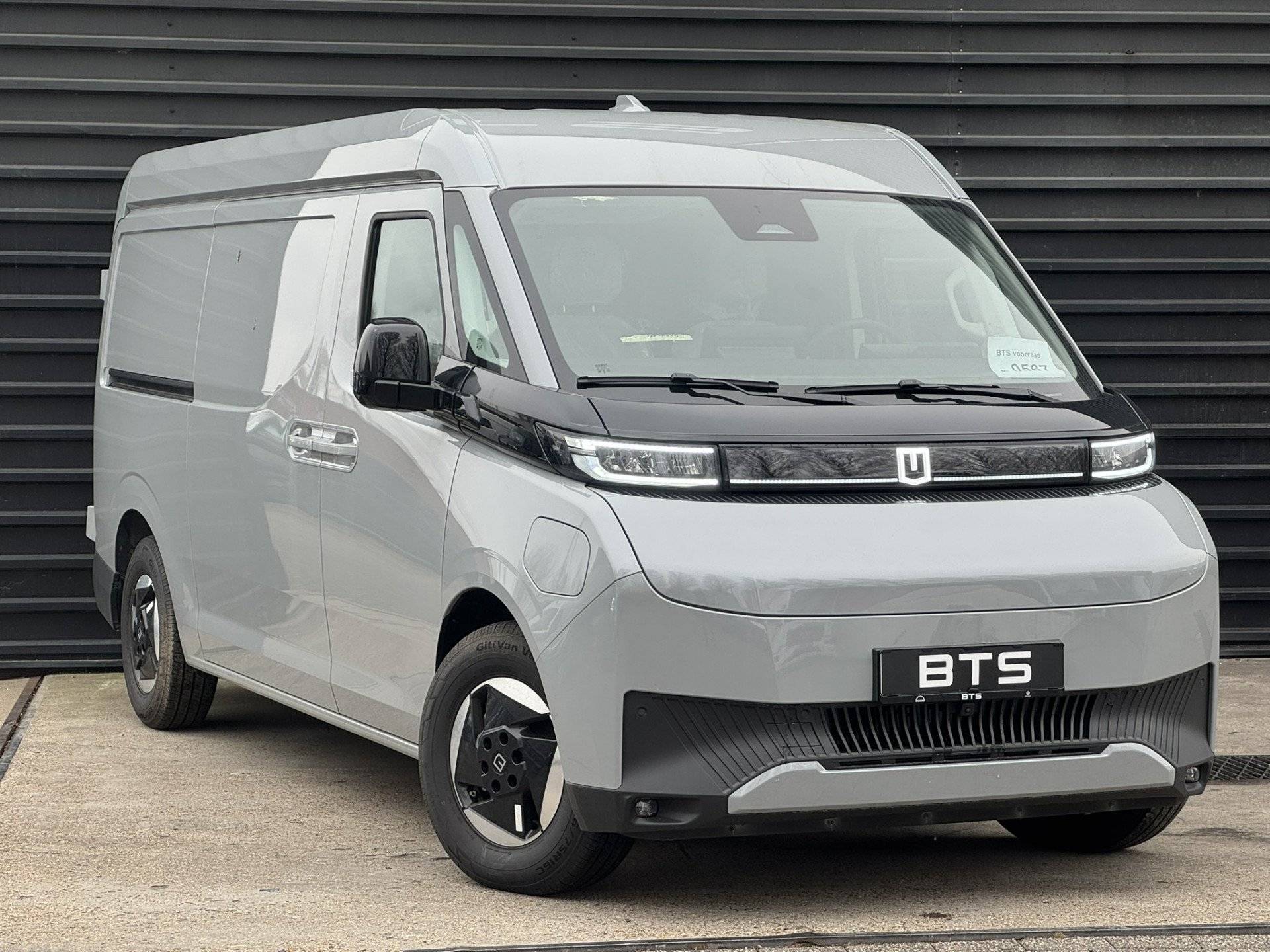 Farizon SV L2H2 83 kWh 270 Graden deuren Trekhaak 220v in laadruimte